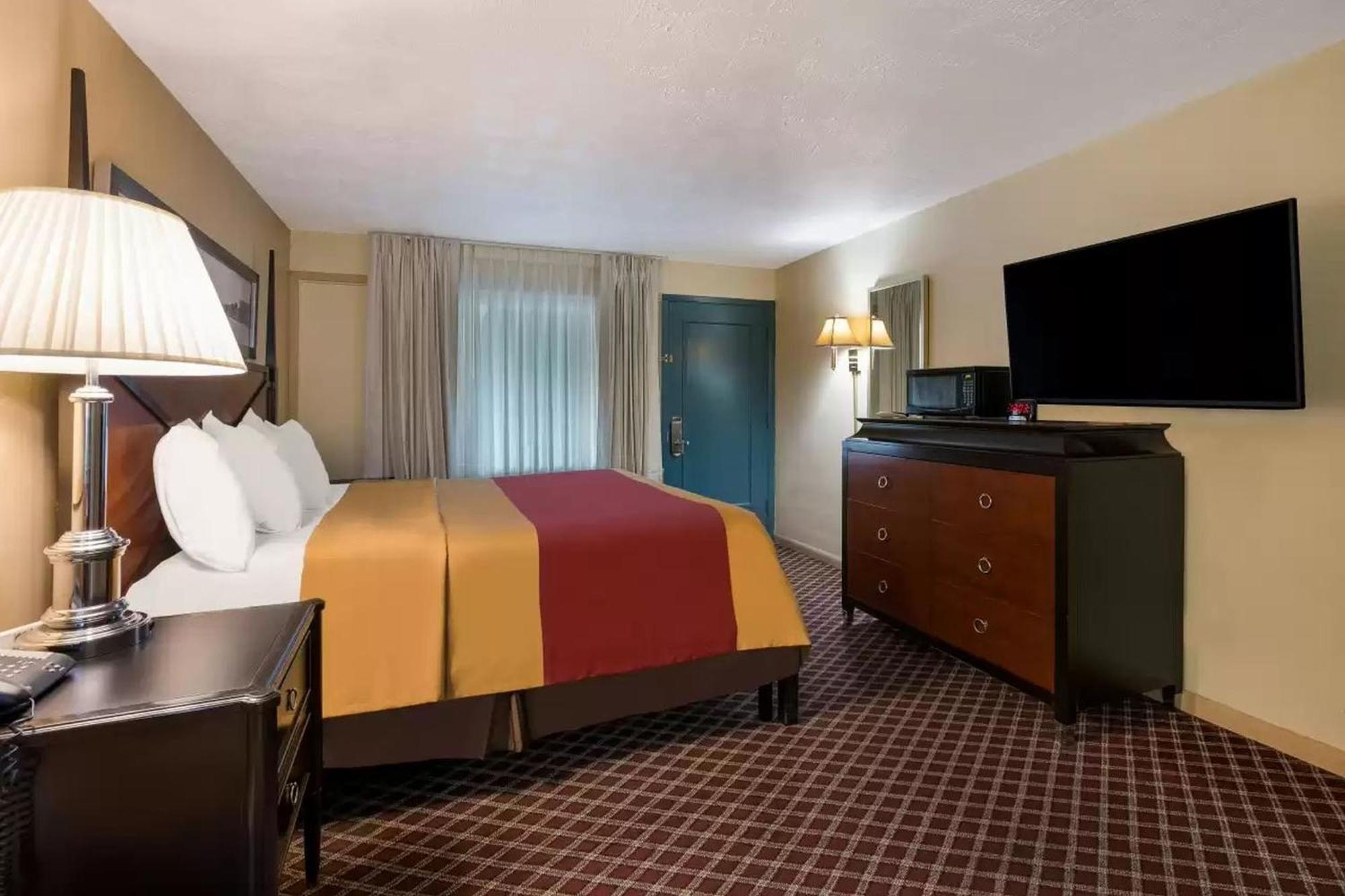 Presque Isle Hotel Erie