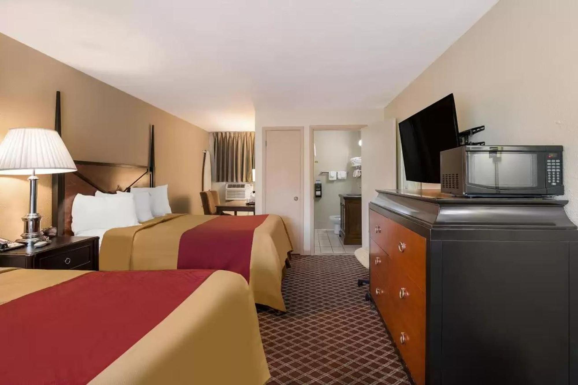 Presque Isle Hotel Erie